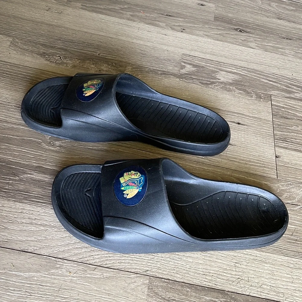 NWOT Black Black Hawk lightweight rubber slip on silippers